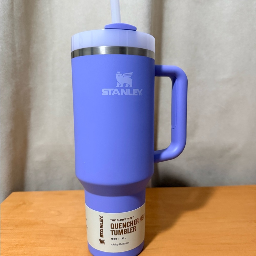 Stanley Hydrangea Flowstate 30oz Quencher H2.0 Tumbler